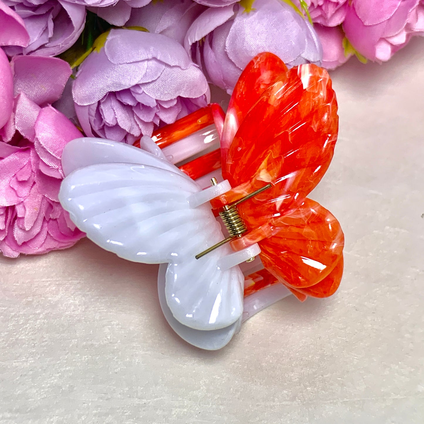Claw Clip Round edged butterfly - half marble