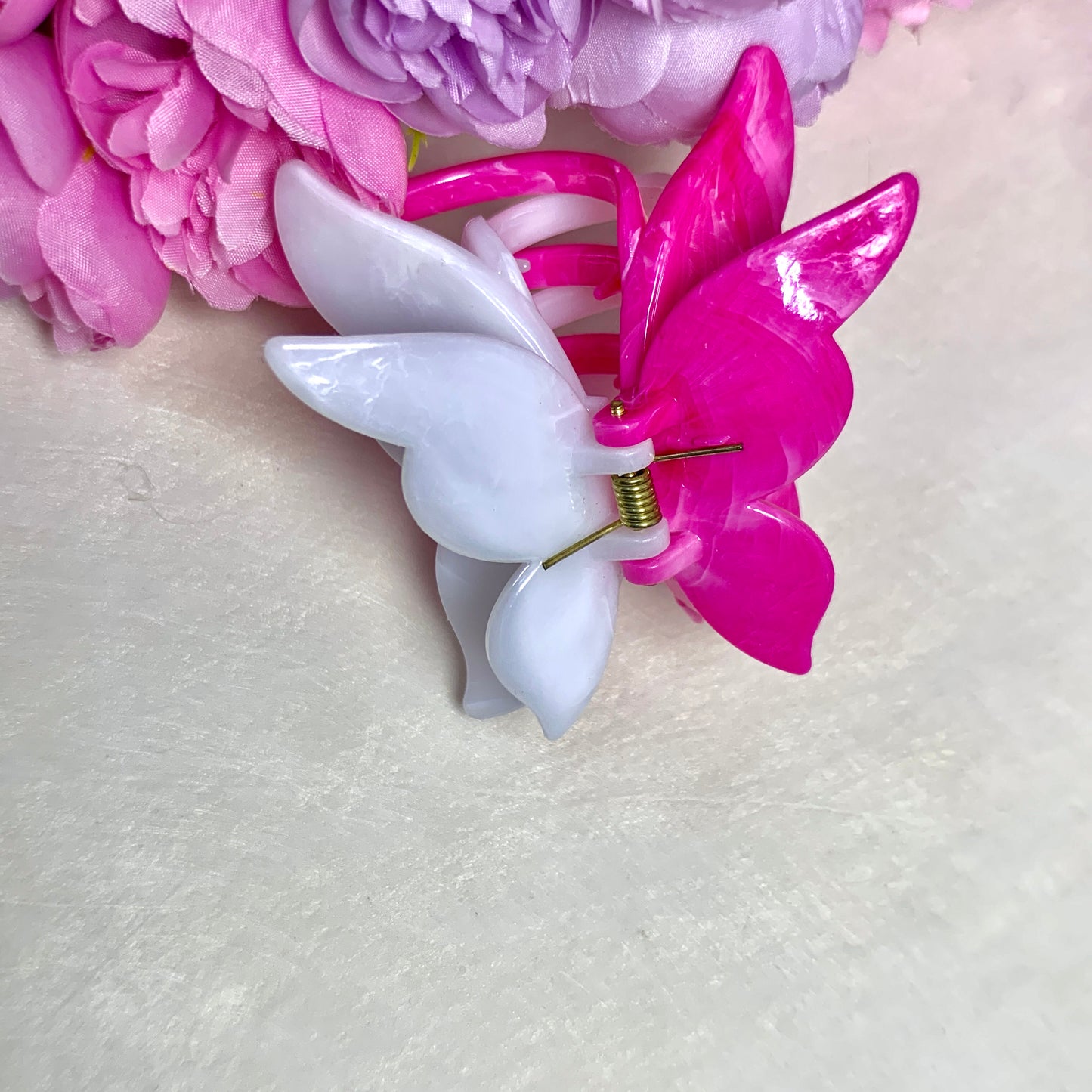 Claw Clip Sharp edged butterfly - half marble